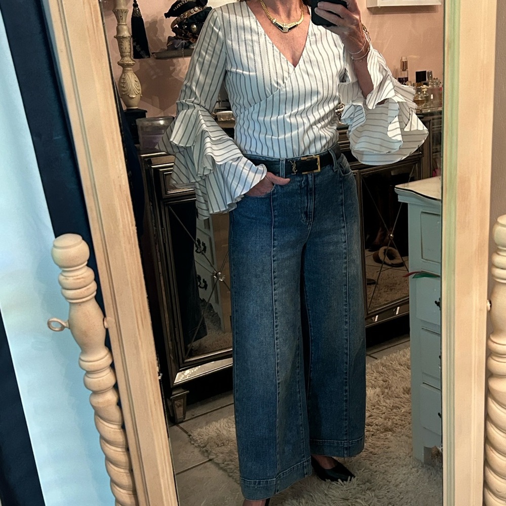 Aqua ruffle sleeve blouse - Picture 4 of 9